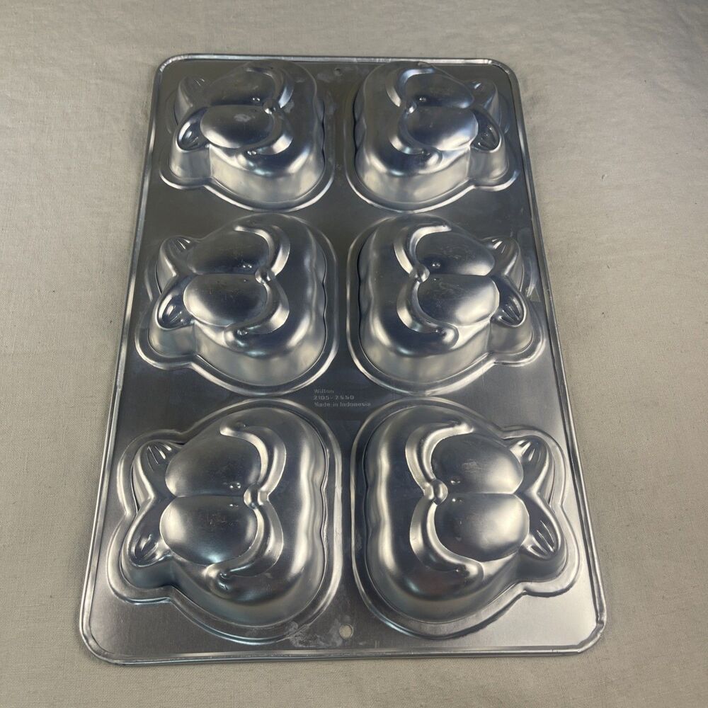 Wilton 2105-2550 6 Mini Garfield Cat Cake Pan Baking Mold.